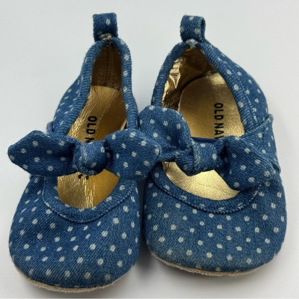 Old Navy Blue Jean and Polka Dot Slip On Baby Shoes With Bows Size 6-12 Months